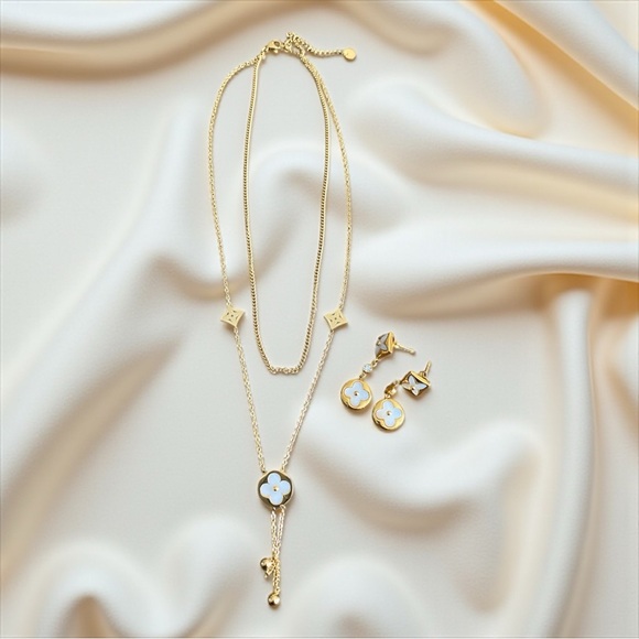 Elegant Gold and White Floral Jewelry Set - Picture 1 of 5